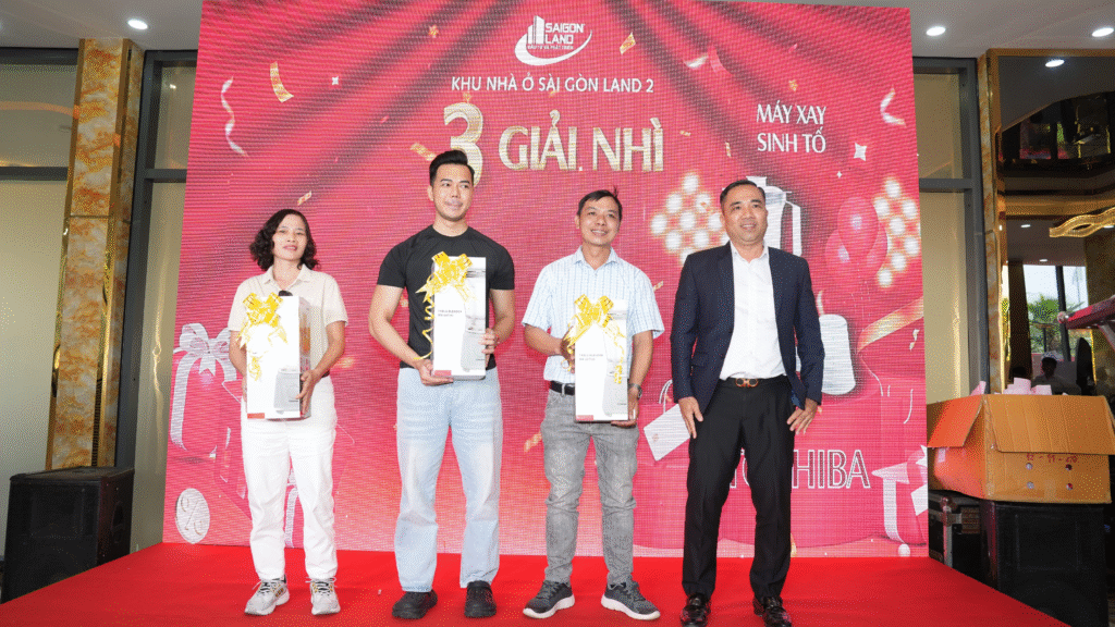 Ngoài ra, sự kiện còn có chương trình bốc thăm trúng những phần quà giá trị.